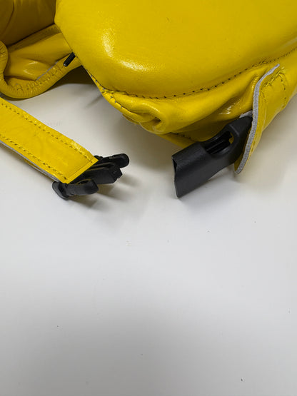 CASQUE POMMETTES - EN CUIR - JAUNE
