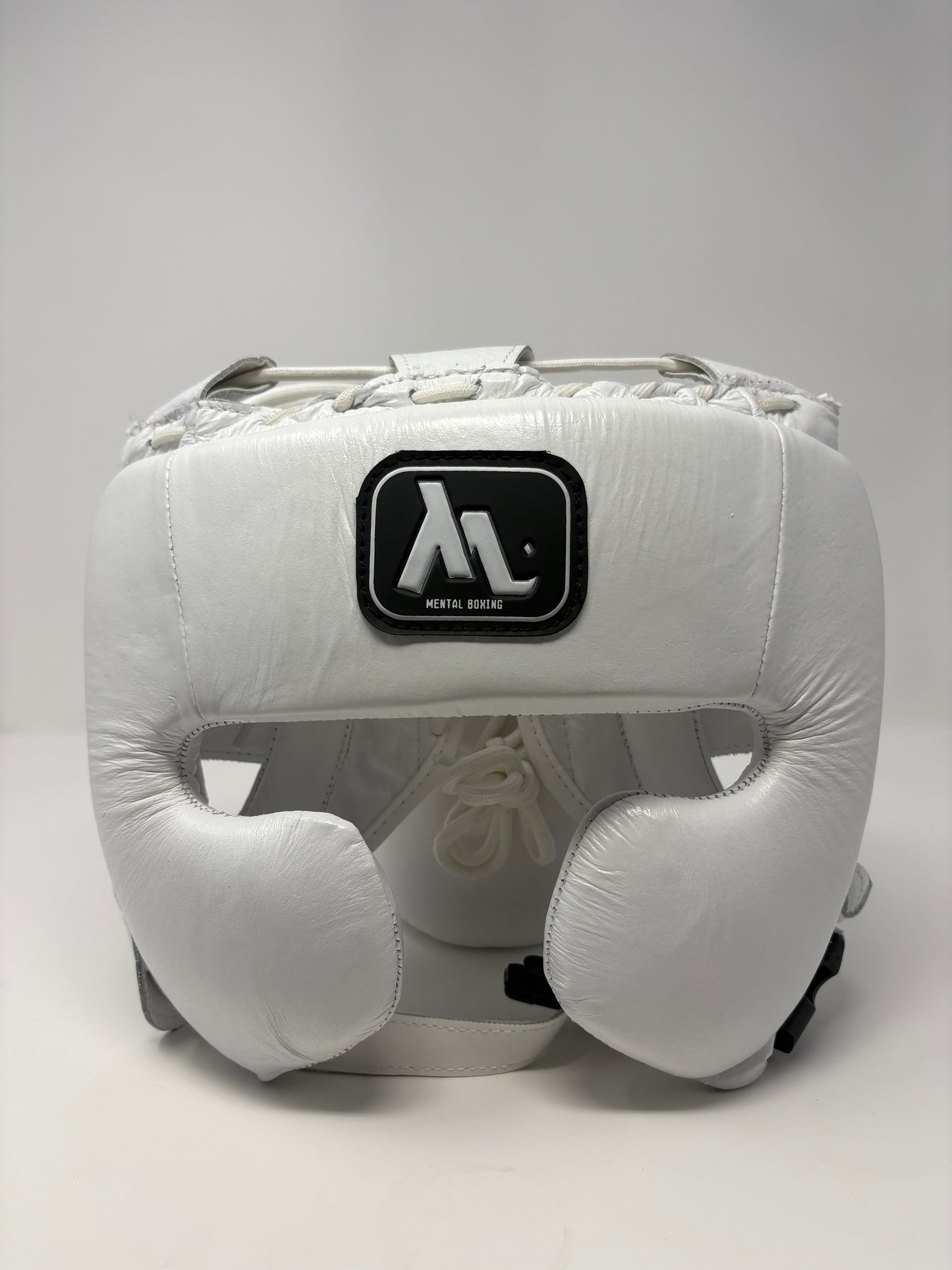 CASQUE POMMETTES - EN CUIR